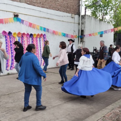 Peña solidaria: artistas del Oeste se unieron para acompañar a Ainara