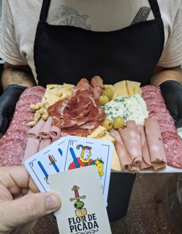 Flor de picada - los mejores quesos y fiambres de Ituzaingó