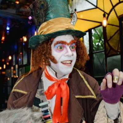 El Sombrerero propone una merienda diferente en Juana