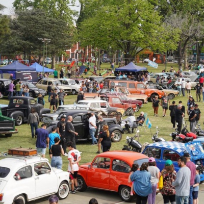 ExpoAutos: una tarde de clásicos, motores y sonrisas en La Torcaza